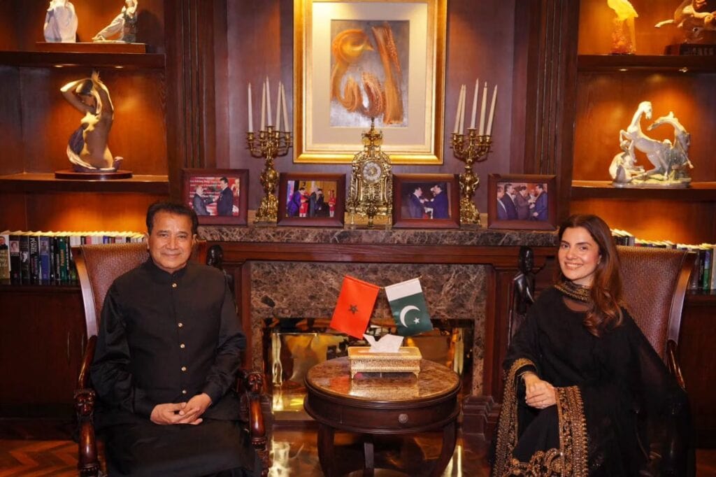 Kiran Khan & Mirza Ishtiaq Baig First Family Dinner After Wedding