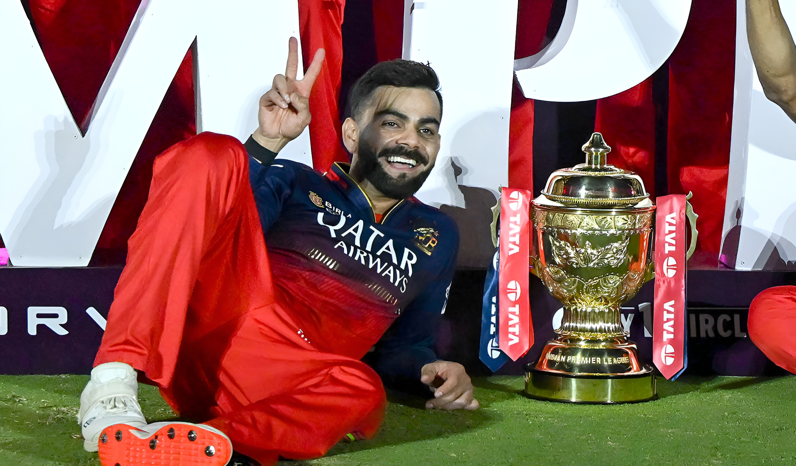Virat kohli with ipl trophy hd images